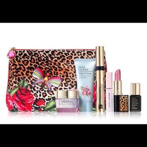 Estee Lauder Make Up Bag and Goodies. Brand New.